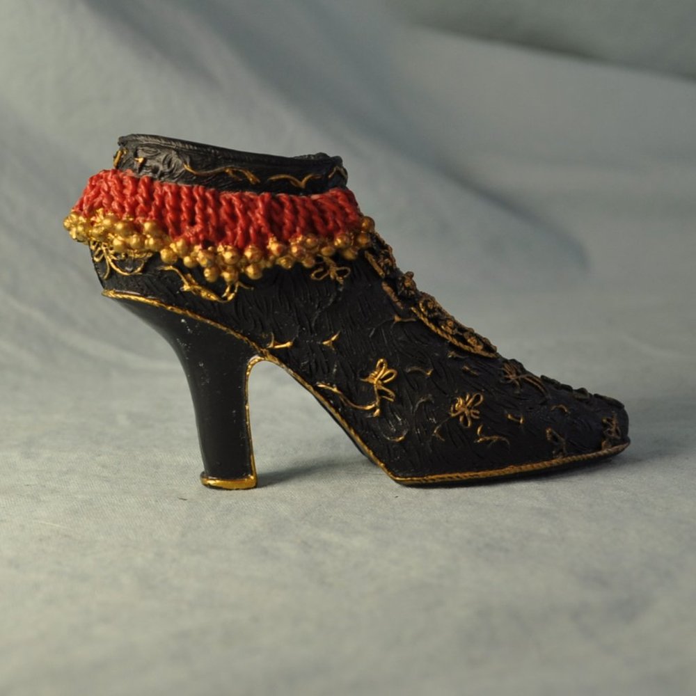 3 for $24 - vintage My Treasure fancy shoe figurine black red gold (W1008)